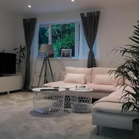 Sunny-side-up Villa *